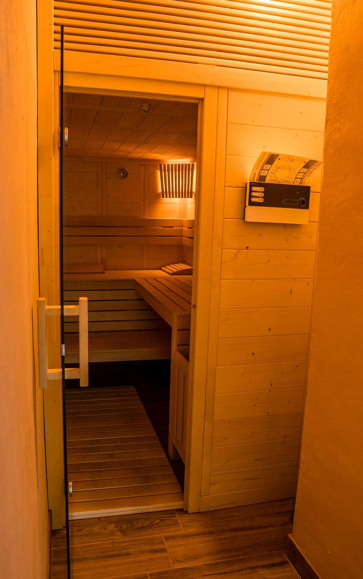 Aquacool Hotell Crasna  Eksteriør bilde